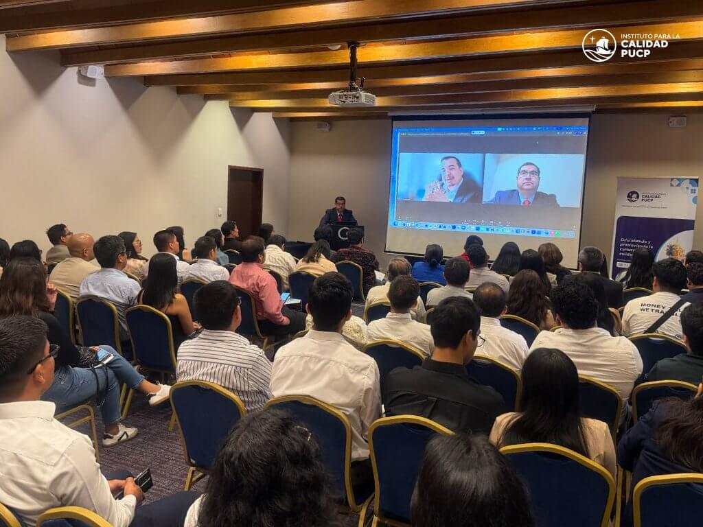 Seminario internacional en Trujillo abordó ISO 9001, PMBOK® e IA