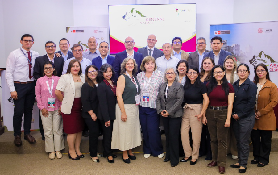 Instituto para la Calidad – PUCP participó en la Expo Empresarial de la 35.ª Asamblea General de la IAAC